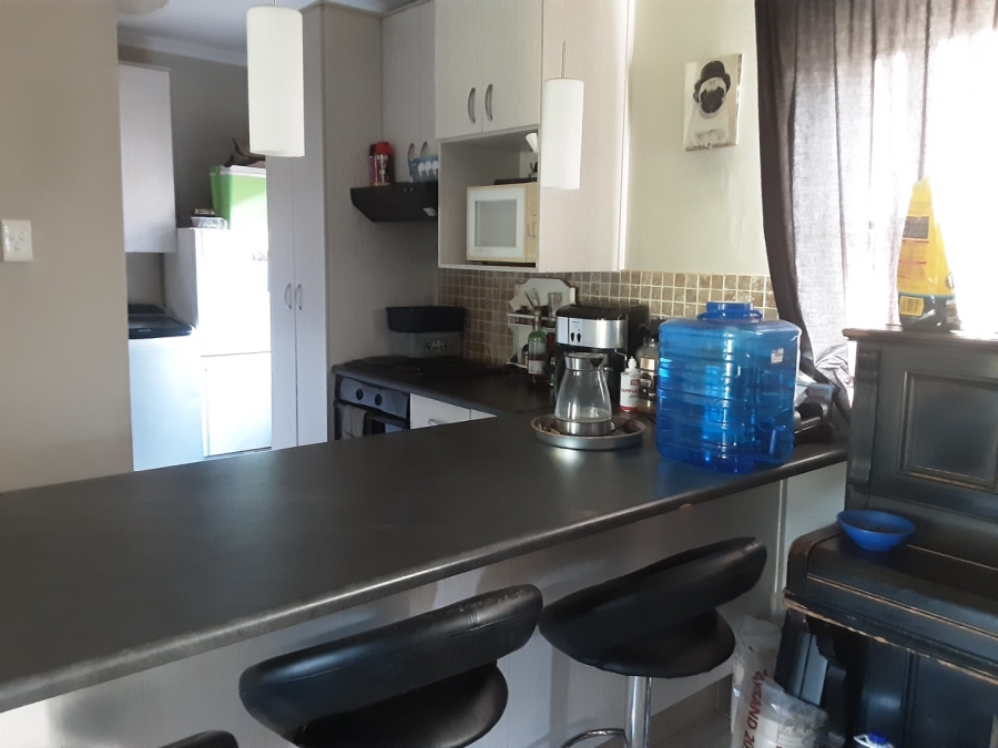 2 Bedroom Property for Sale in Langenhovenpark Free State